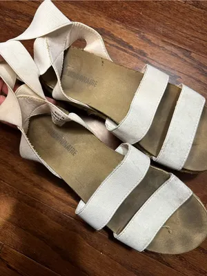 Cushionaire White Strappy Platform Sandals Size 9 thumbnail 5