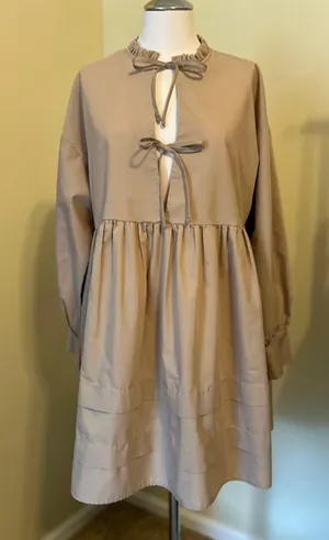 Dress thumbnail 1