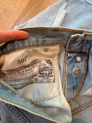Levi’s Denim 501 Shorts Light Wash Raw Hem Size 32 thumbnail 4