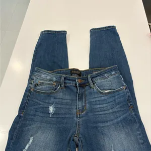 Judy Blue denim distressed relaxed fit jeans size 9/29 thumbnail 2