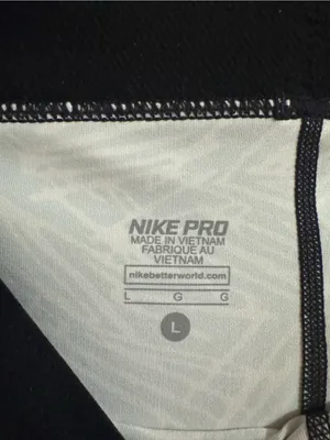 Nike Black & White Patterned Leggings thumbnail 2