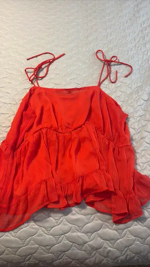 Old Navy flowy red tie top thumbnail 2