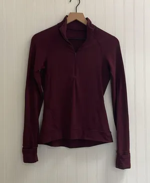 LULULEMON Outrun the Elements 1/2 Zip Long Sleeve Running Top in Garnet Size 4 thumbnail 1