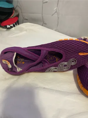 Purple Split-Toe Mesh Slip-On Shoes with Orange Soles thumbnail 2