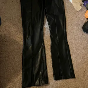 Abercrombie pleather pants split leg 0‎ thumbnail 5
