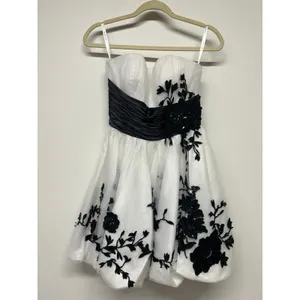 Sherri Hill‎ White Black Floral Lace Strapless Bubble Hem Mini Dress 4 Hoco Prom thumbnail 2