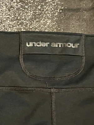 Womens medium Under Armour Fitted ColdGear Black Flare Athletic Pants thumbnail 6