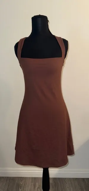 Chic Sleeveless Brown Mini Dress Size 6 thumbnail 1