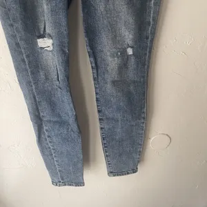 Cabi Women's Size 6 High‎ Rise Clinch Skinny Jeans thumbnail 4