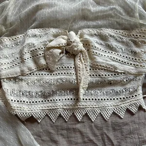Source Unknown Cream Lace Crochet Mesh Long Sleeve Crop Top Size Small boho romantic NWT thumbnail 2