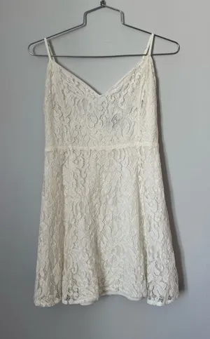 Lulu’s white lace dress thumbnail 1