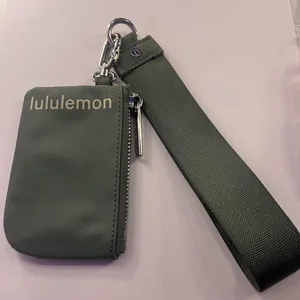 lululemon wristlet and wallet thumbnail 1