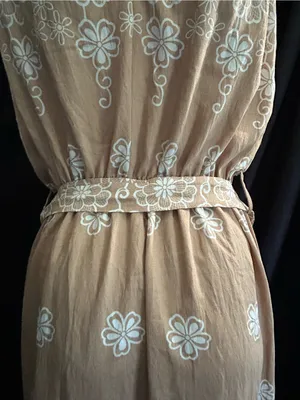 AZ Sleeveless Taupe & White Floral Print Maxi Dress Tie Waist LG NWT thumbnail 11