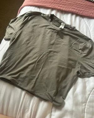 Lululemon cropped tee thumbnail 1