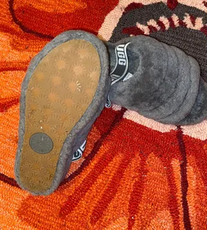UGG Gray Slippers thumbnail 2