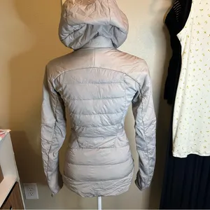 Lululemon Women's Light Gray Puffer Jacket 4 winter down quiet luxury preppy thumbnail 6
