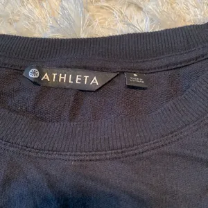 Athleta Long Black Sweatshirt thumbnail 2