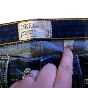 BKE Stella Straight Jeans Womens 25 Dark Wash‎ Blue Low Rise Whiskered Denim thumbnail 4