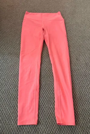 Alo Yoga Leggings thumbnail 1