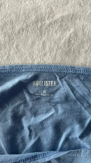 Hollister Off-The-Shoulder Top thumbnail 2