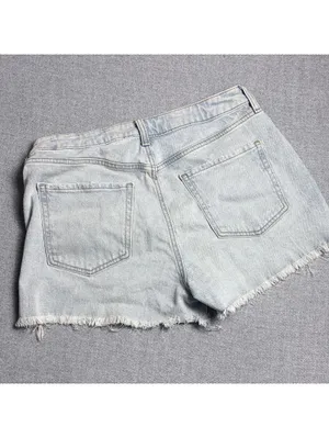 Old Navy Light Wash Distressed Cutoff Denim Shorts Size 8 thumbnail 4
