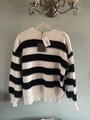 Le Lis Sweater thumbnail 2