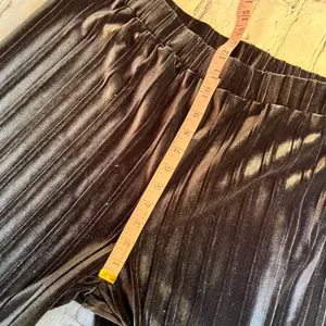 Cable & Gauge Velvet Black Whimsigoth Pull on Pants Large Gothic Pleated Holiday thumbnail 8