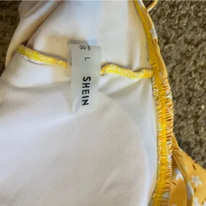 SheIn Floral one piece swimsuit thumbnail 3
