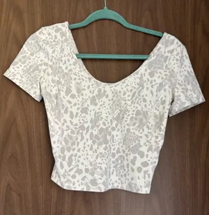 Lululemon align tee thumbnail 1