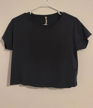 Lululemon T-Shirt thumbnail 1