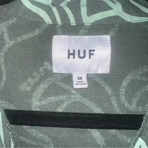 Huf Worldwide Groovy 1/4 Zip Linen Blend Polo Shirt Logo All Over Peace Signs thumbnail 4