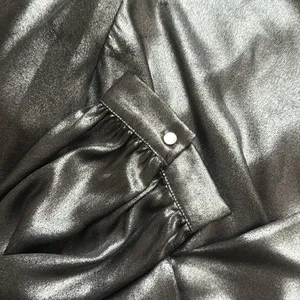 ASTR METALLIC BLOUSE thumbnail 3