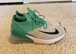 Nike Women’s  Air Max 270 Flyknit thumbnail 1