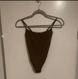 Skims Nwot Fits Everybody Cami Thong Bodysuit Brown Xs thumbnail 3