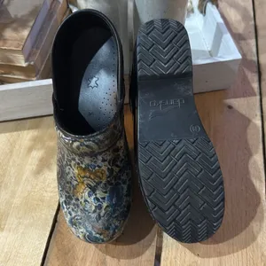 Dansko Professional Patent Leather Clogs 9/39 B86‎ thumbnail 9