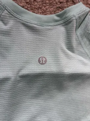 Lululemon Cropped Swiftly T Shirt thumbnail 4