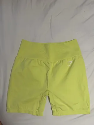 Gymshark Seamless Set Square-Neck Tank & Seamless Shorts in Yellow thumbnail 3