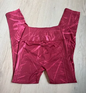 Lululemon Zone In Tight Raspberry Seamless Compression Leggings thumbnail 1