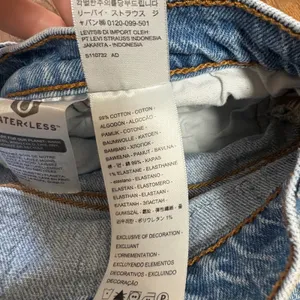 Levi's 501 Distressed Denim Cut Off Jean Shorts Cotton Women 30 light‎ wash thumbnail 10