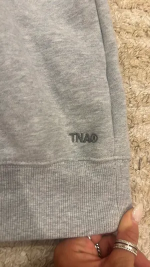 Aritzia TNA Mega Raglan Hoodie Cozy Fleece thumbnail 3