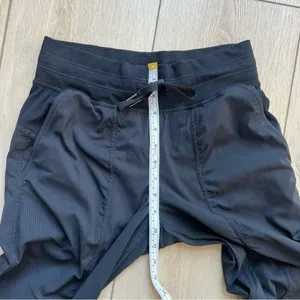 Lululemon Dance Studio Mid-Rise Jogger Black Size 4 thumbnail 14