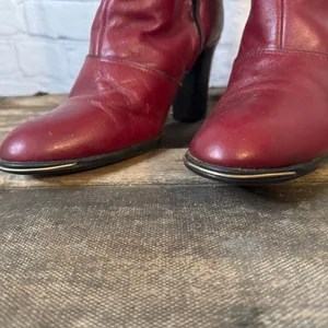 70’s Etienne Aigner Burgundy Red Heel Boots thumbnail 2