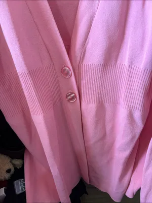 Scott Taylor Pink Button thumbnail 4