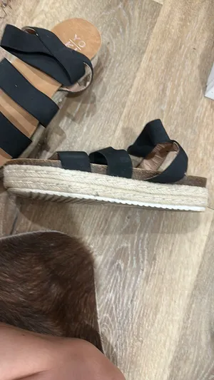 Yoki Sandals Women’s thumbnail 2