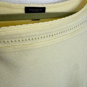 Ann Taylor Factory Womens‎ XL Pale Yellow Square Neck Pointelle Knit Sweater Top thumbnail 3