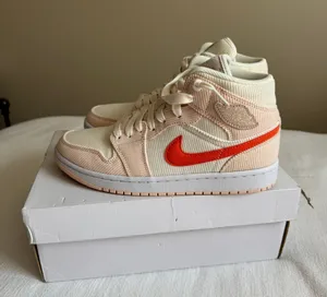 Women’s Air Jordan 1 Mid Corduroy thumbnail 1