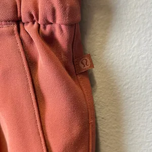 Lululemon Noir Short 5.5" Rustic Clay‎ Size 6 thumbnail 2