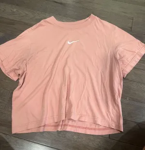 The Nike Tee Women’s thumbnail 1