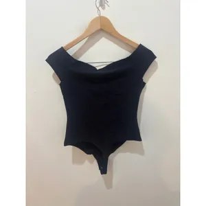 Abercrombie & Fitch Soft A&F Black Off-The-Shoulder‎ Bodysuit Size S Cap Sleeve thumbnail 3