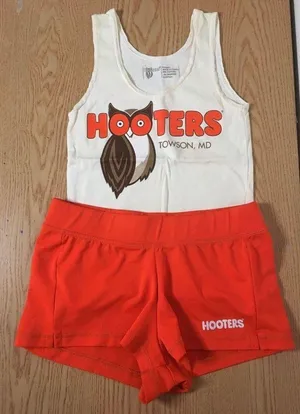 B75 Hooters Girl Worn Rare Uniform Tank & Shorts From Towson Maryland Size Xs thumbnail 1